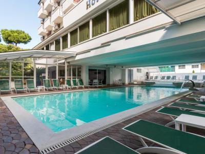 hotelbassetti en july-offer-hotel-pinarella-di-cervia-with-beach-included 011